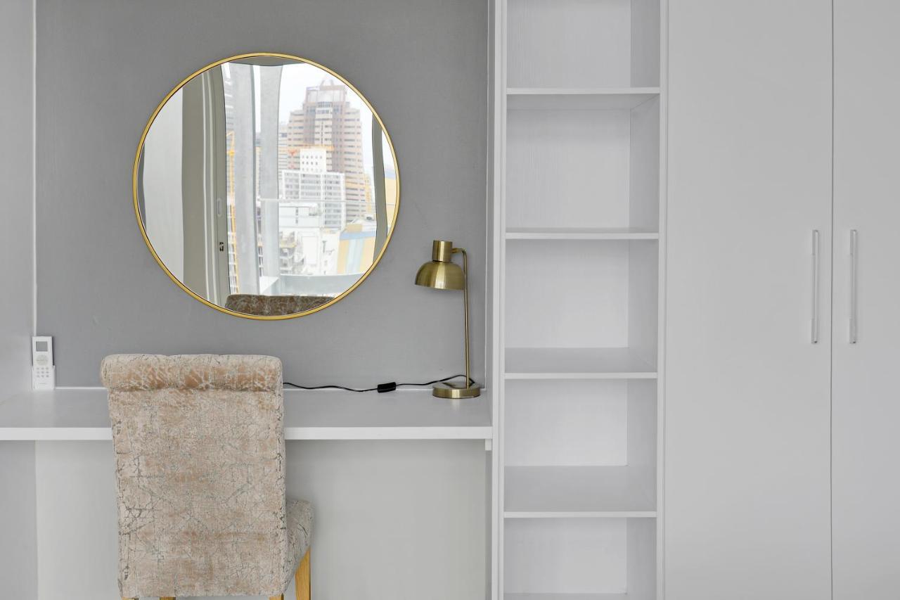 Gigi - Designer Ph With 180° Views Of City, Moutain & Ocean